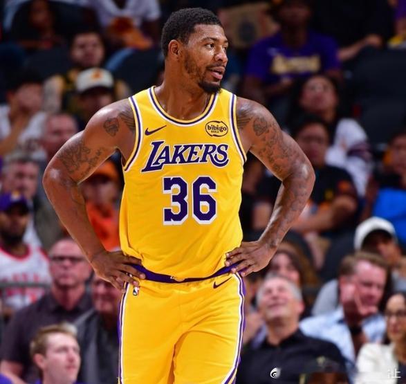 湖人队要准备好大合同续约斯玛特了1、斯玛特季后赛场均20.3分8.3助攻3.7抢