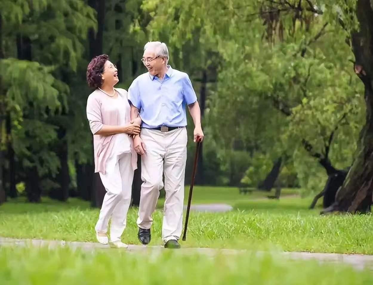 最养生的人，血管却最脆弱，她走了。刘阿姨每天六点起床散步，不吃肥肉，少盐少油，