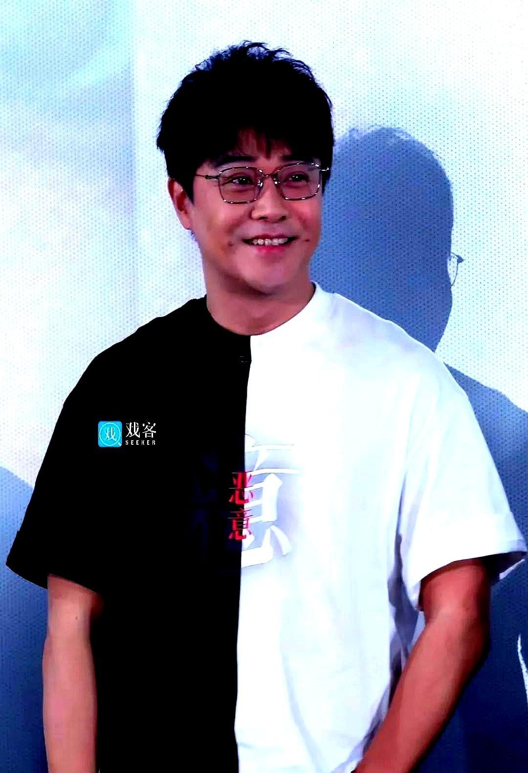 她没要房没要车，要的是每天早上七点校门口那声“妈妈”。法院白皮书里记着她和陈思