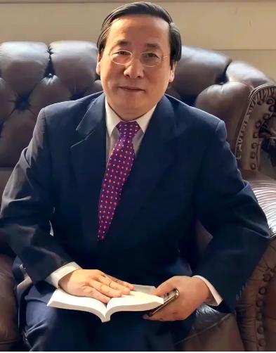 高志凯是真的把窗户纸彻底捅破了，半点儿情面都没留。早就该有人把这话摆到台面上说了