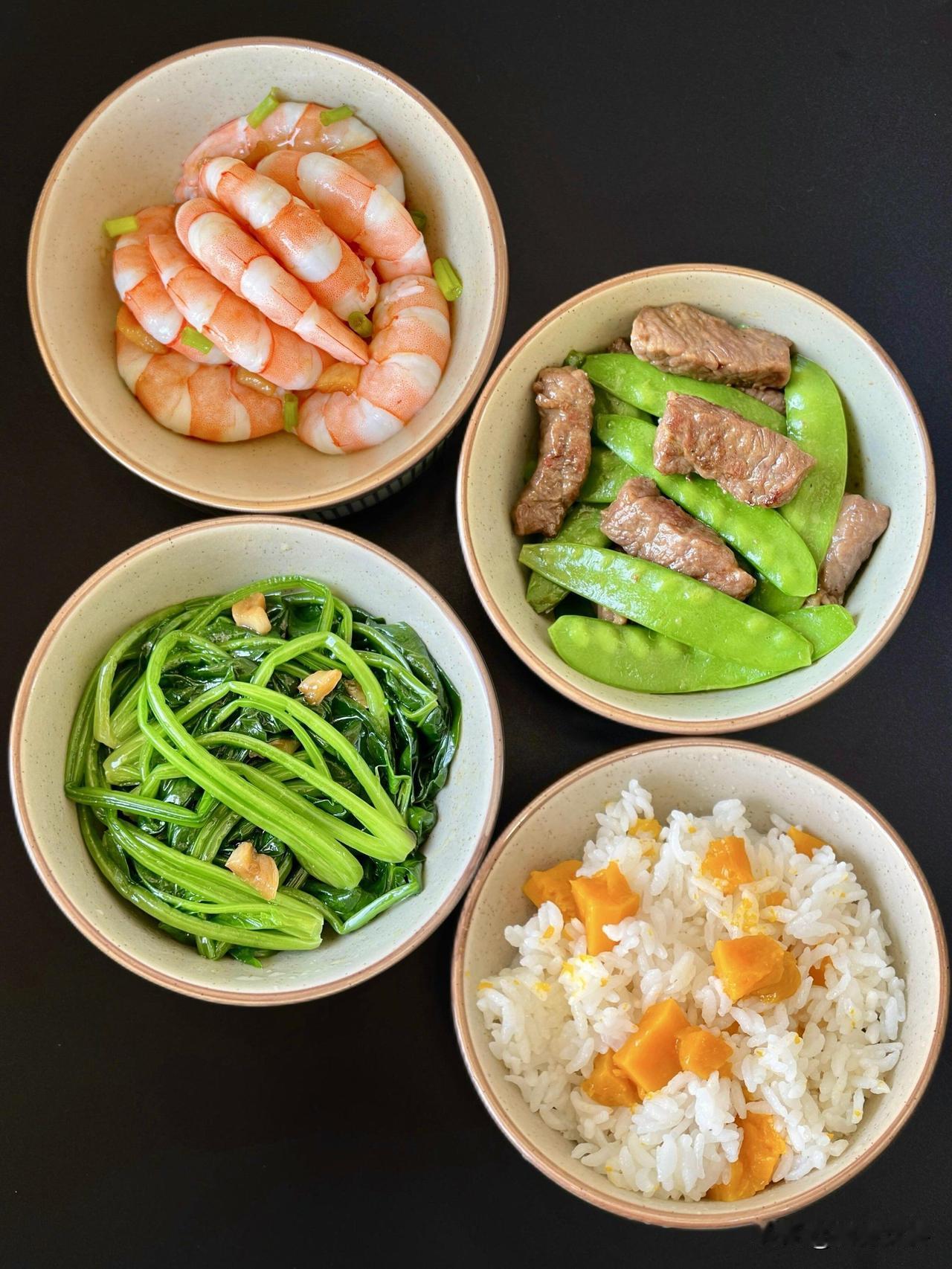 今开始减肥，鄙人本瘦，其日洗脸，抚脸似面团，突觉脸肿，遂看腰，圆润有加。猛