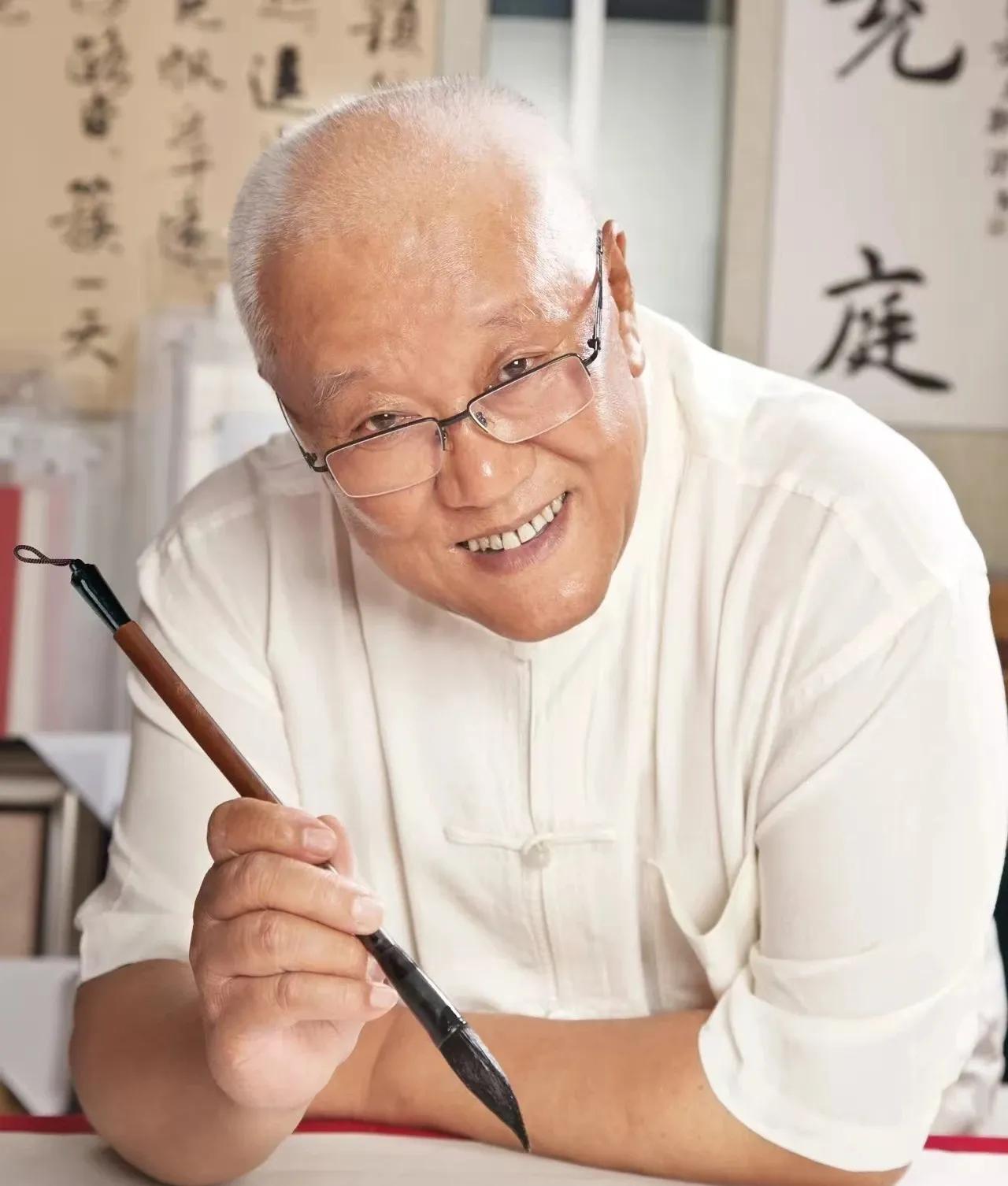 中书协创始人之一，著名书法家杨再春于7月17日仙逝！杨再春，字墨人，河北唐山人