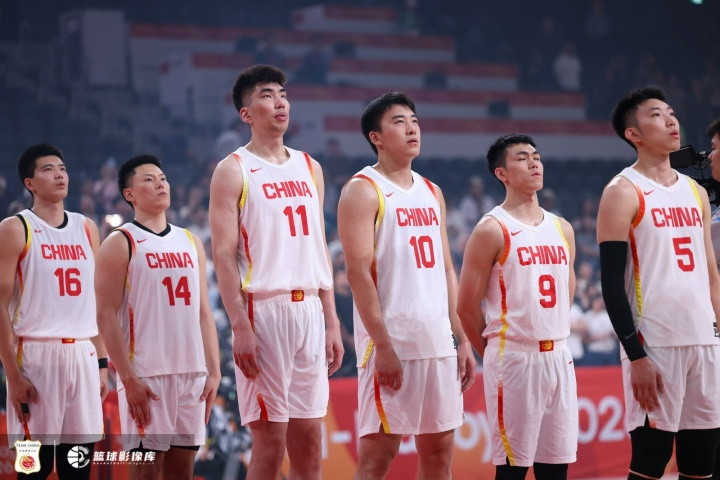媒体人: 看中国男篮被日本二队三节暴打30分 还有什么下限能突破