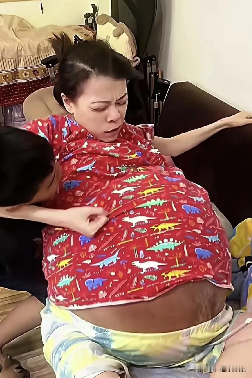 很多人欠丁丁老师一个道歉，她真的没有装病，被病魔折磨还被冤枉，实在可怜。大肚