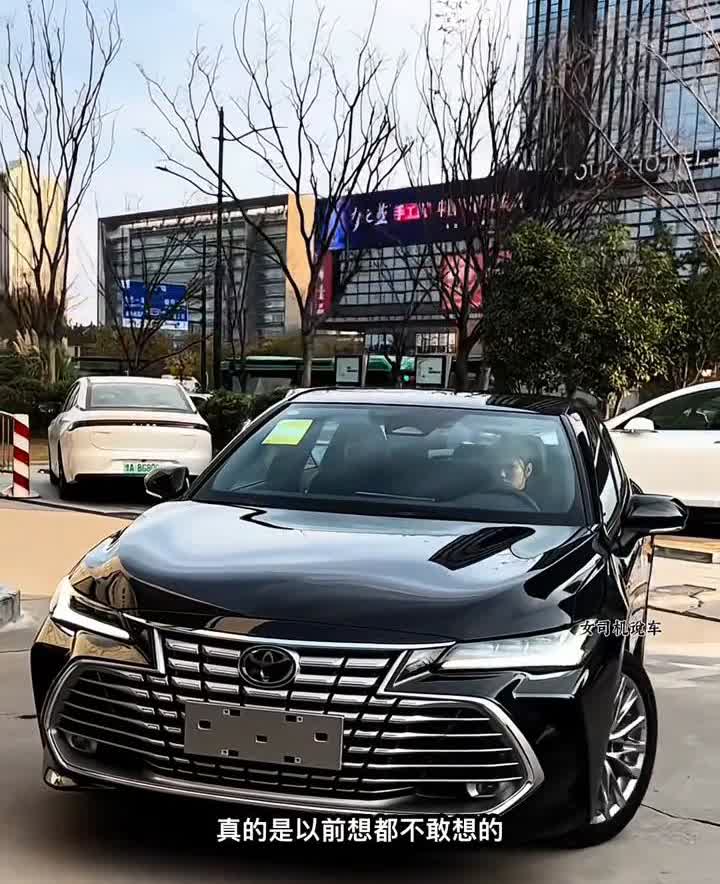 跌破眼镜！2024款亚洲龙狂降6.47万，13.6万开走B级车，卡罗拉价买旗舰！
