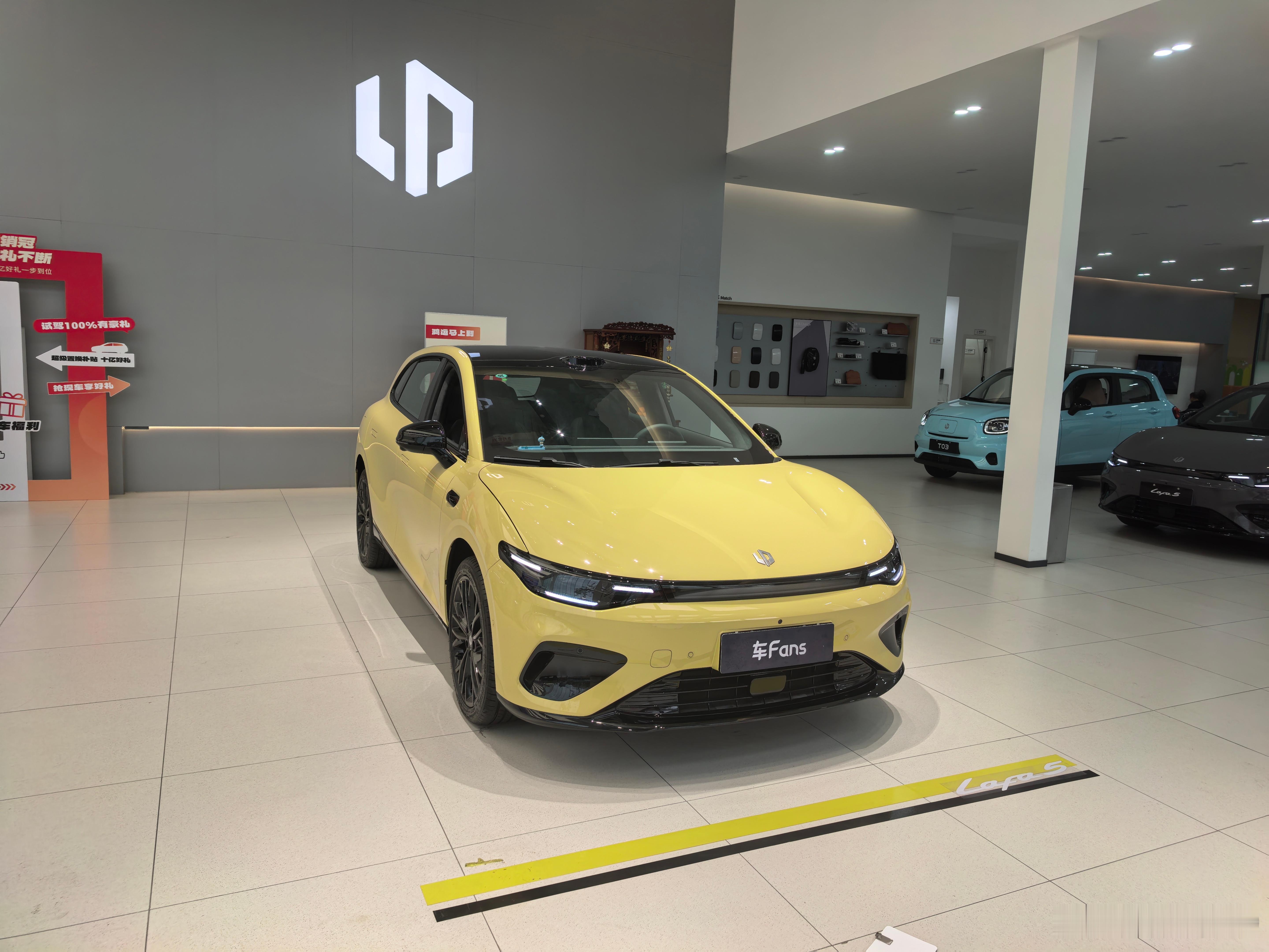 确实还是黄色最好看电擎黄没那么艳，反而男女老少都能接受