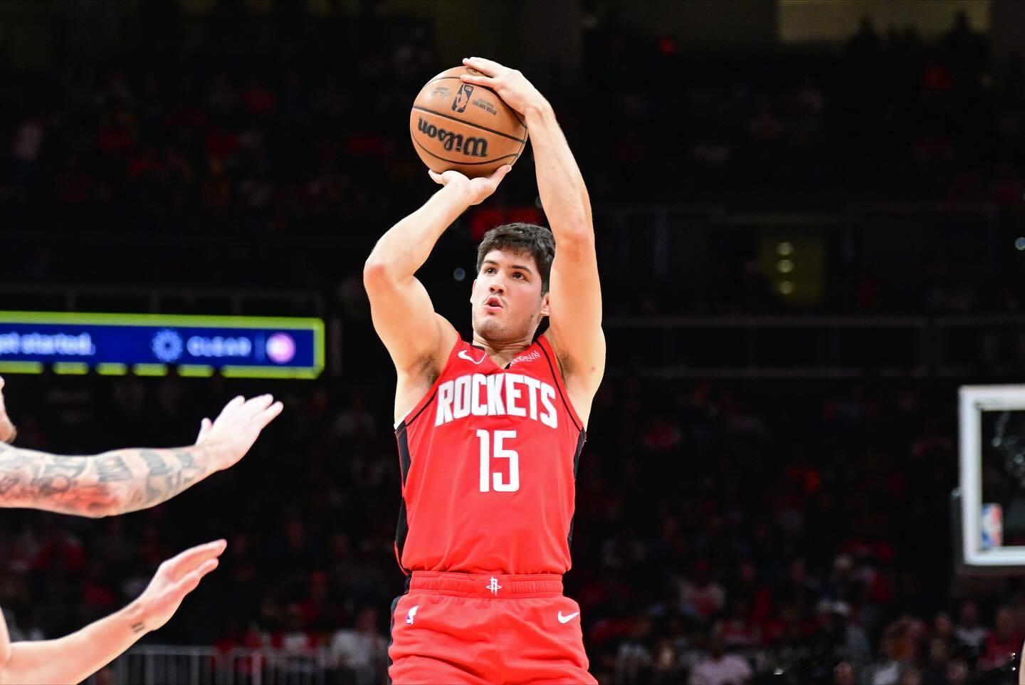 里德·谢泼德本赛季不同运球次数下的投篮命中率：▪️零运球投篮：51.7%命中率（