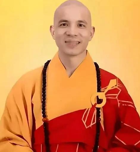 少林寺新方丈释印乐，上任才几个月，少林寺一下少了800多万，香客们上山，发现连高