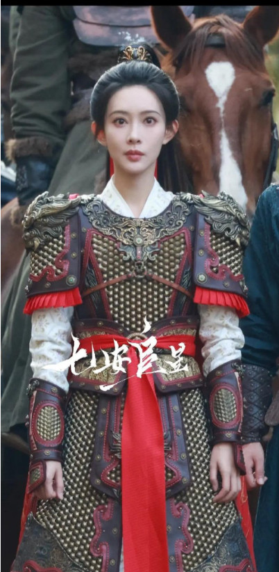 这个铠甲是不是不太贴身？人都是很好看的