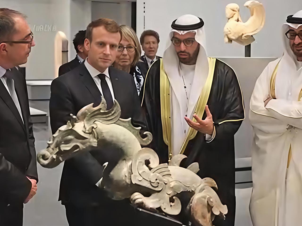 法国通过了《文物归还法案》，我头一个想到的就是这个令小马赞叹有加的青铜龙。这个青