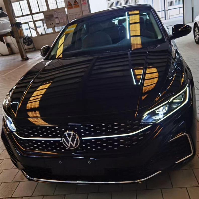 帕萨特的优缺点：优点:动力与操控方面1.搭载2.0T发动机动力充沛，加速性