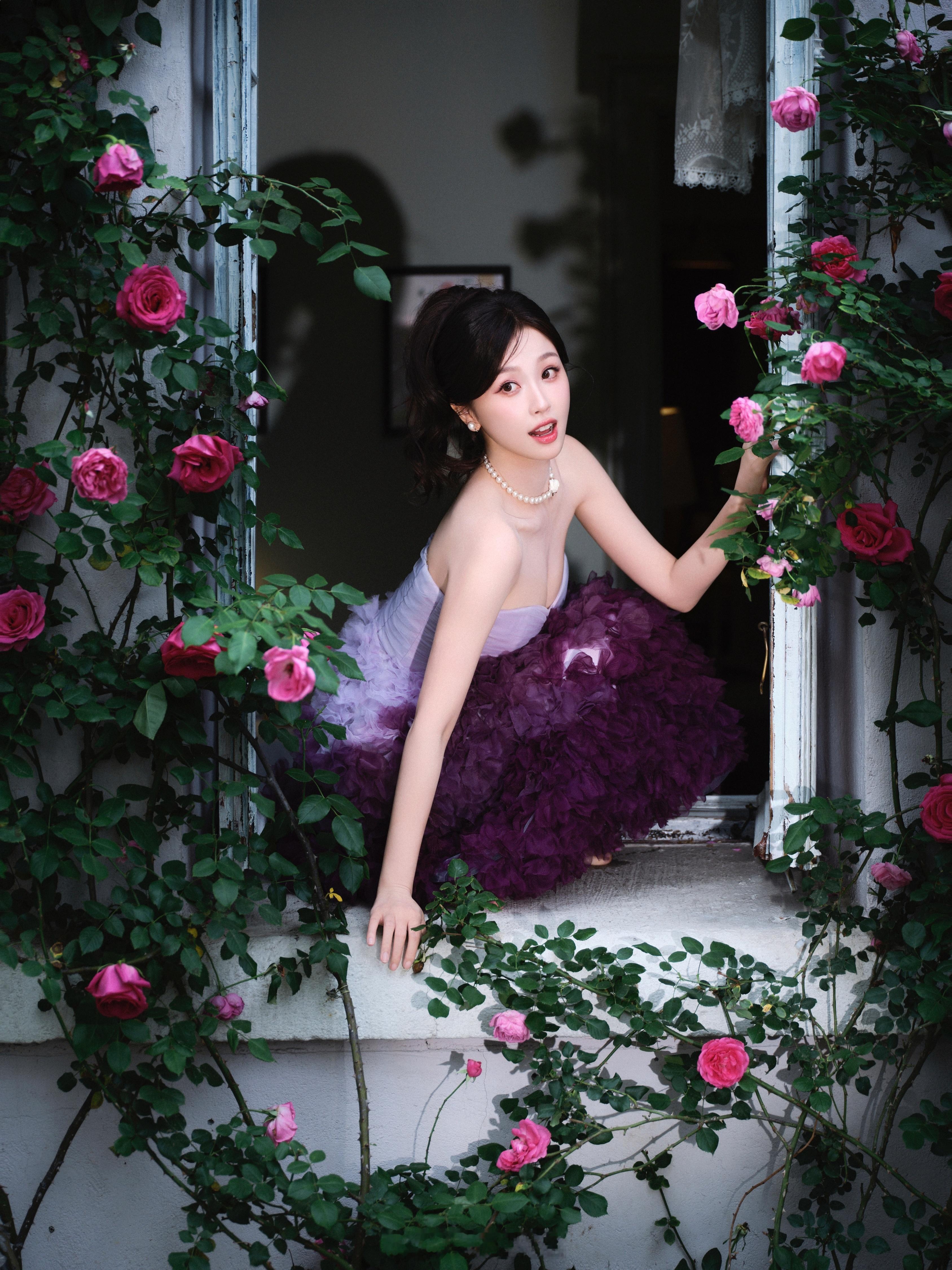 虞书欣抹胸紫色渐变蛋糕裙好像香芋噢🥰​​​