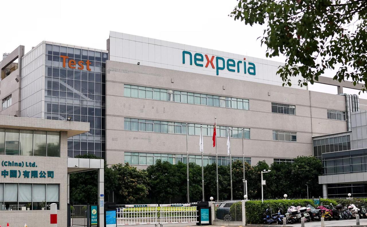 “你以为自己在下棋，结果对方直接掀了桌子……”荷兰财长：中国的反制我料到了，可我