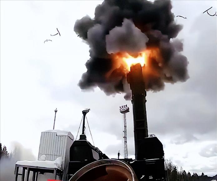 北欧那边是要炸锅吗？芬兰刚官宣要废除近40年的核禁令，允许北约的核武器在自己地盘