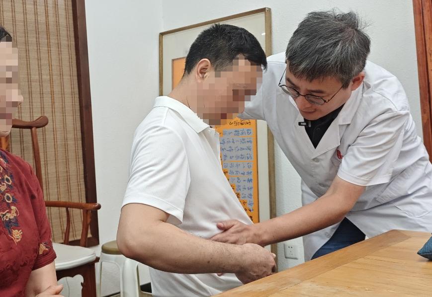肾囊肿的“调本方”：这味中药煮水喝，连喝21天，腰腹酸胀、小便不畅自然消！