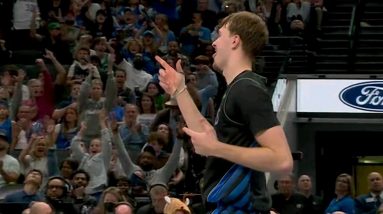 双状元巅峰一战诞生了！！！弗拉格：33分9篮板9助攻1抢断！戴维斯：31分