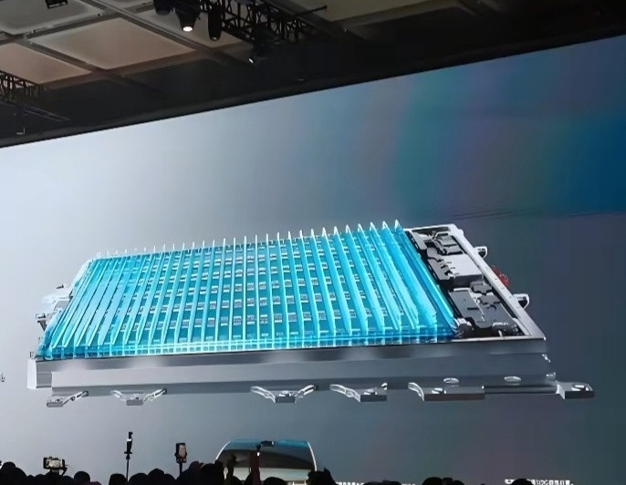 磷酸铁锂电池以容量衰减至额定值80%为寿命终点。实验室/优质产品100%DOD循