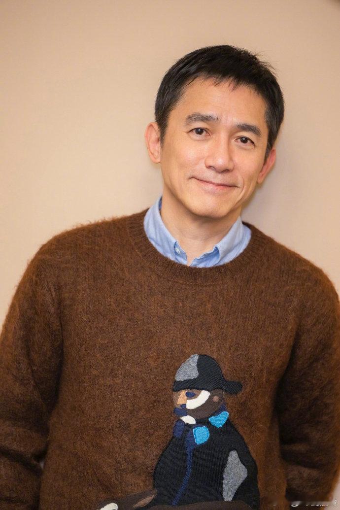 刘嘉玲拍的梁朝伟巴黎电影路演照刘嘉玲发了梁朝伟近照刘嘉玲拍的梁朝伟巴黎电影《寂静