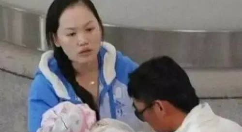 马蓉卸妆后！王宝强女儿长相有原因的，网友：史上最丑的校花！