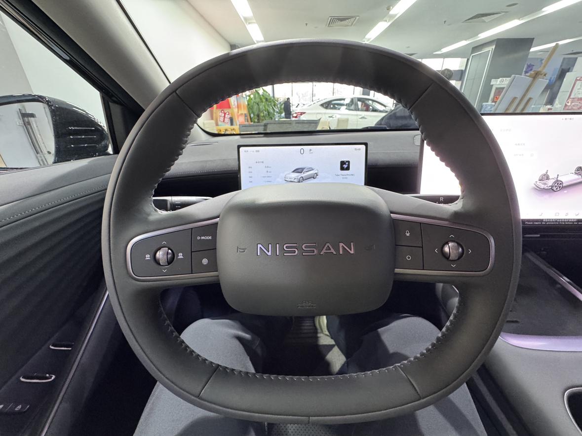 回国试驾了日产N6，空间够宽敞，绝对动力够快，加减速够平顺，能耗够低，配置够高，