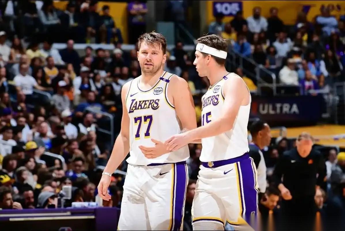 同病不同命！东契奇是肯定不会复出的，但里夫斯就比较尴尬了！东契奇和里夫斯都是腿部