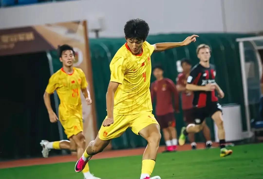 好消息！中国足协或者说中国国家队青训总算走上正轨了，U17国少放弃参加海湾杯，