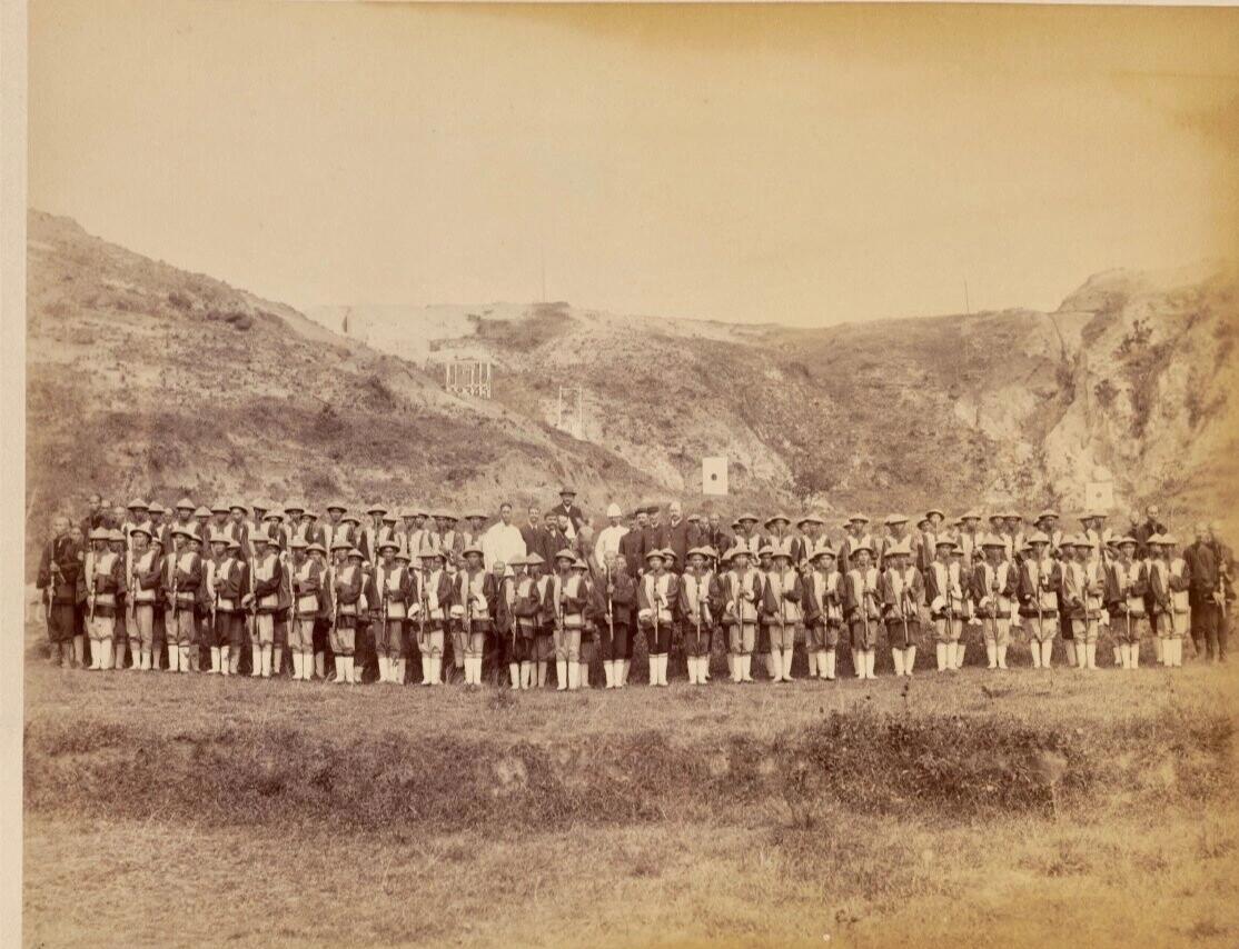 历史知识1894年香港九龙城寨大清守军士兵合影​​​