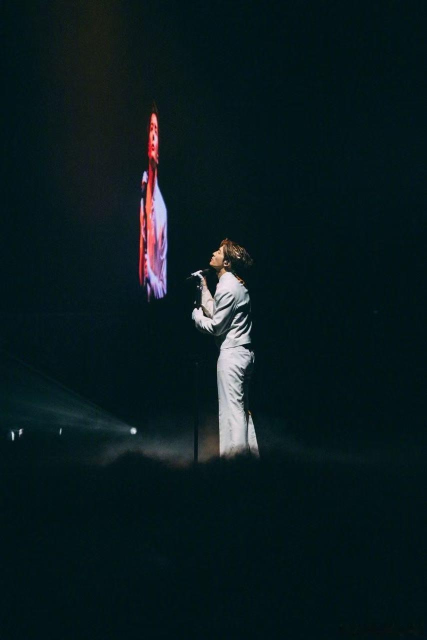 王嘉尔这一天到底做了多少事看完王嘉尔日常直呼不可思议！24小时完成健身探店派对