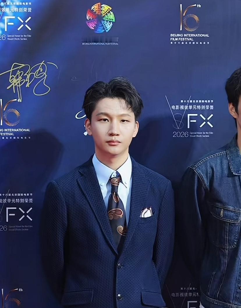 【德云社相声演员刘筱亭参加重要活动，或将迎来新的转折点，你怎么看？】近日，德云