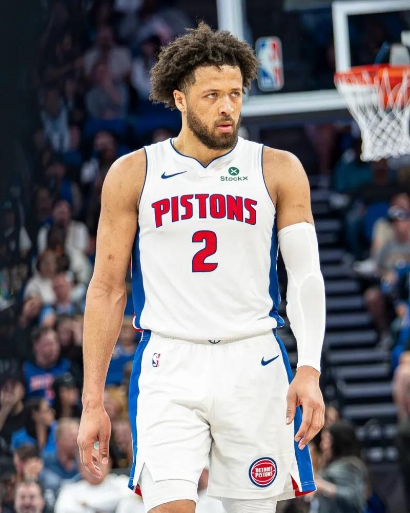 什么鬼？MVP坎宁安or亚历山大！抱歉，拜托了，如今，坎宁安是碰瓷不了亚历山大