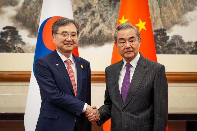 8月18日，根据韩联社的消息，王外长将于8月19日至20日访问韩国，19日将与韩