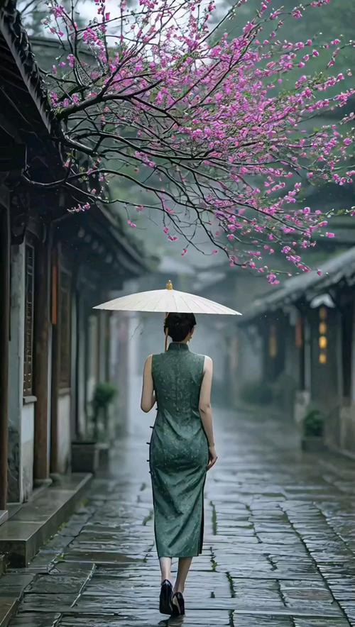 上联：青石小巷相思雨，下联：古道长亭旧梦诗，下联：红叶深秋寂寞风。