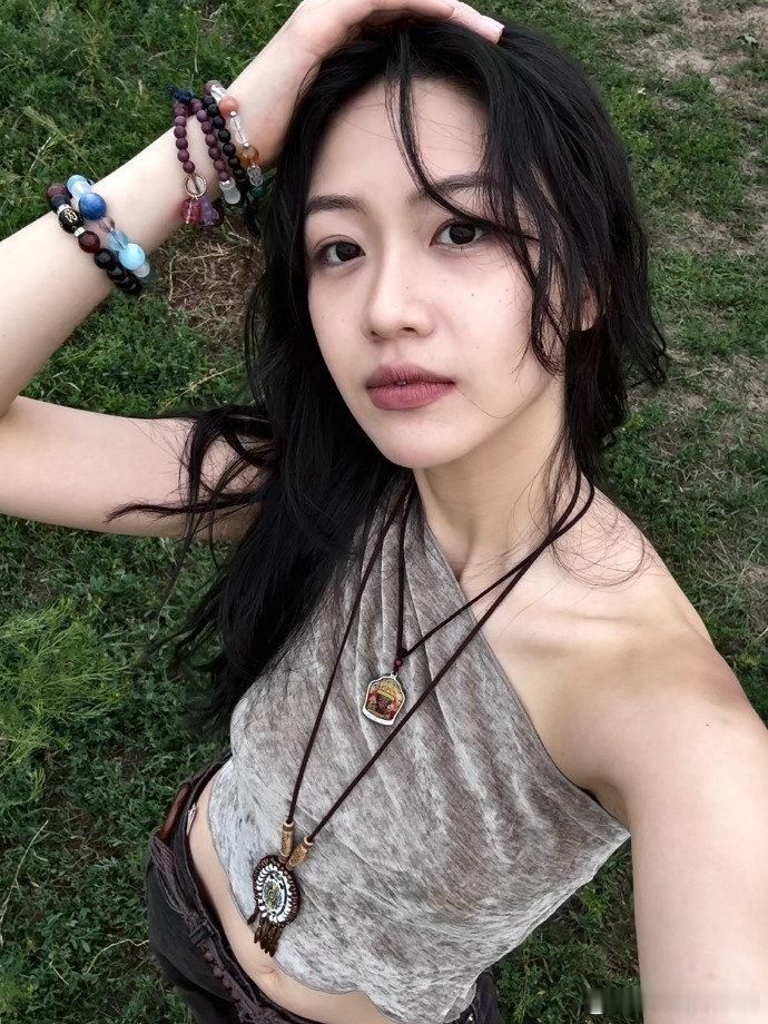 向涵之背部线条向涵之肌肉线条向涵之的背部肌肉线条好绝🤩🤩完全是锻炼