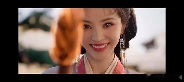 田曦薇能进95四美，陈都灵难道不该是95第一美？