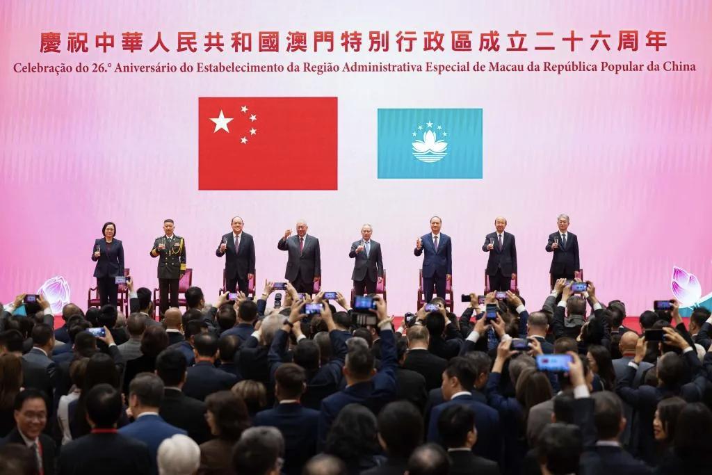 澳门特区政府举行升旗仪式和酒会，庆祝回归祖国26周年。(来源:央视新闻)