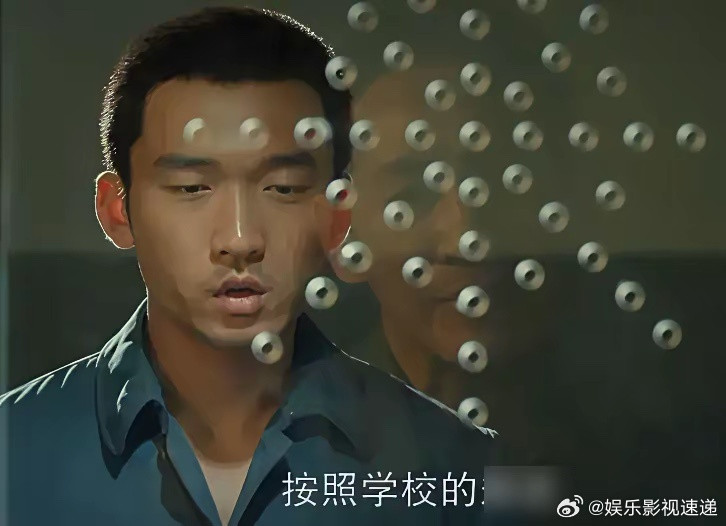 《我的山与海》这剧，就离谱。弟弟李行客为爱捅人，判了三年，结果谭松韵演的女主，扭