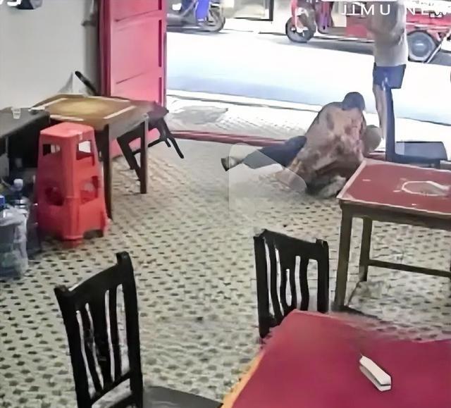 反转？＂帮扶老人遭索赔＂事件还未结束，老人家属接受采访回应质疑事情到现在也没个