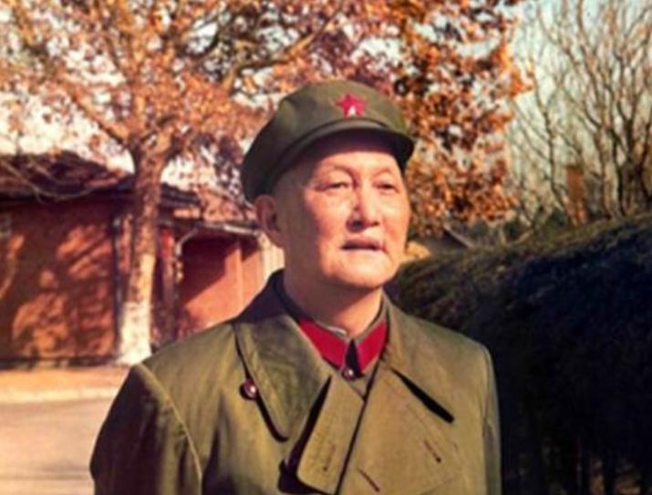 1946年寒冬，国民党军需官竟找上门："我有棉衣、粮食、消炎药，你们要不要？洪学