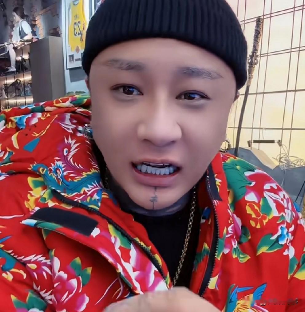 方丈否认昨日直播内涵王小源，并发誓：我跟官方表忠心只是单纯的表忠心，我在开播之前