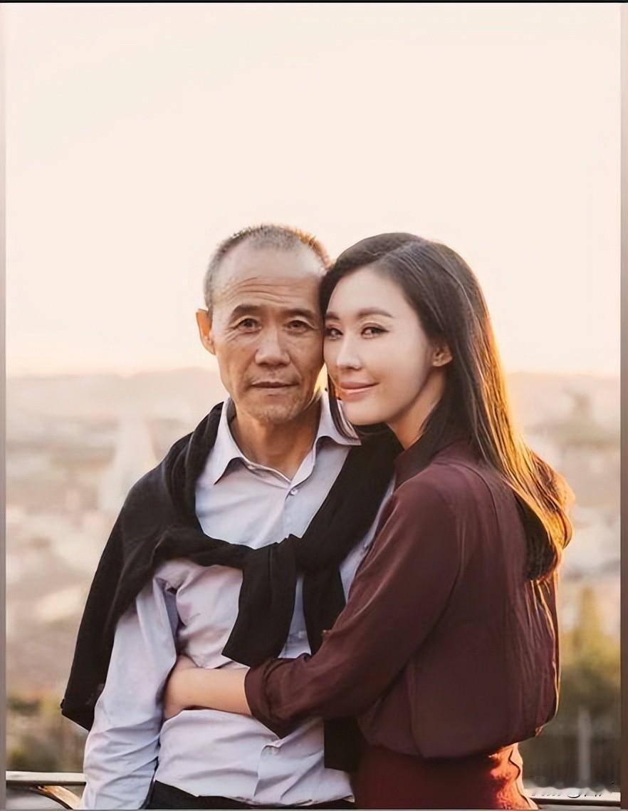 74岁王石开启二次创业小30岁娇妻吸睛笑称身体比20年前还好，是否服用黑科技