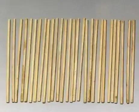 1971年，陕西工人老张挖地基，挖出一窝通体肉红的老鼠崽儿。铁锨刚下去半尺深