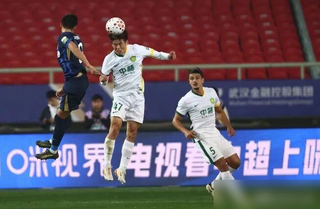 别急着给国安新帅“判卷子”。超级杯2-0干了海港，联赛首轮又稳稳拿下武汉。两