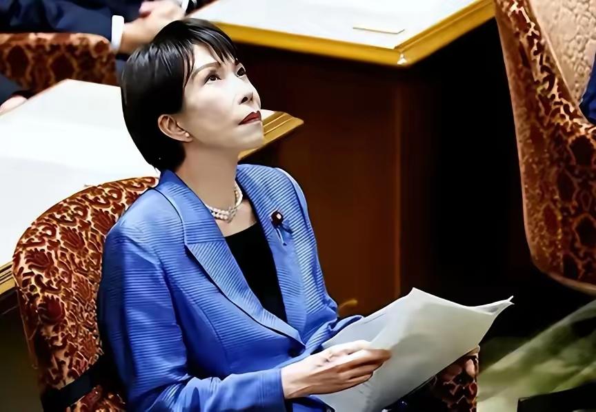 高市早苗再也控制不住自己的表情了，在采访时，她大声喊道：中国的行为是毫无道理的，