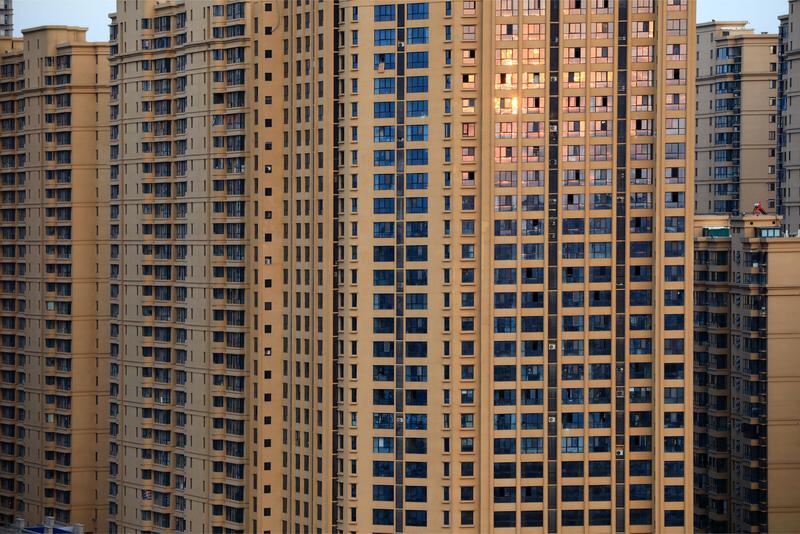 为什么新房卖不动，二手房却逆势火热？2025年楼市的“新冷旧热”反差太突出