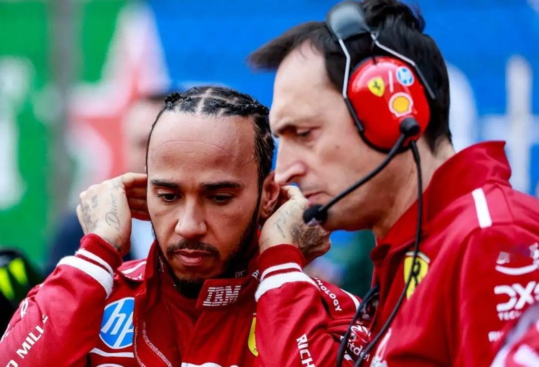 f1汉密尔顿的「比赛工程师」换了！里卡多·阿达米已经转岗去搞青训了。目前接替他
