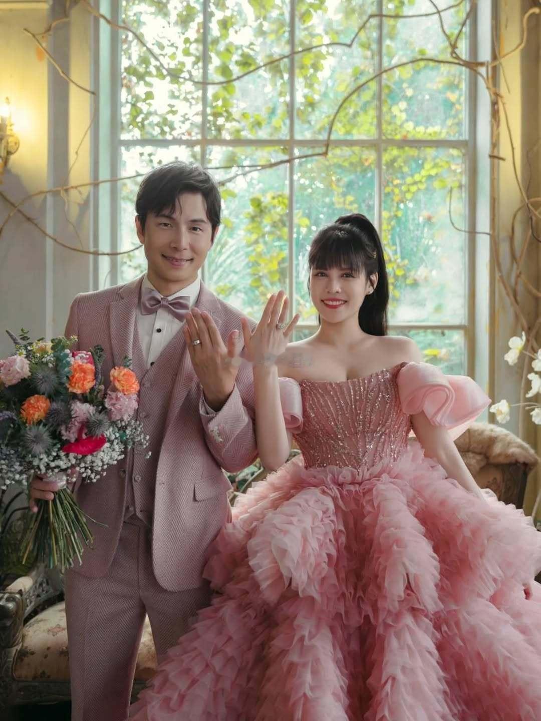 孙协志跟小他11岁的夏宇童选在情人节这天中午举办了婚礼👇