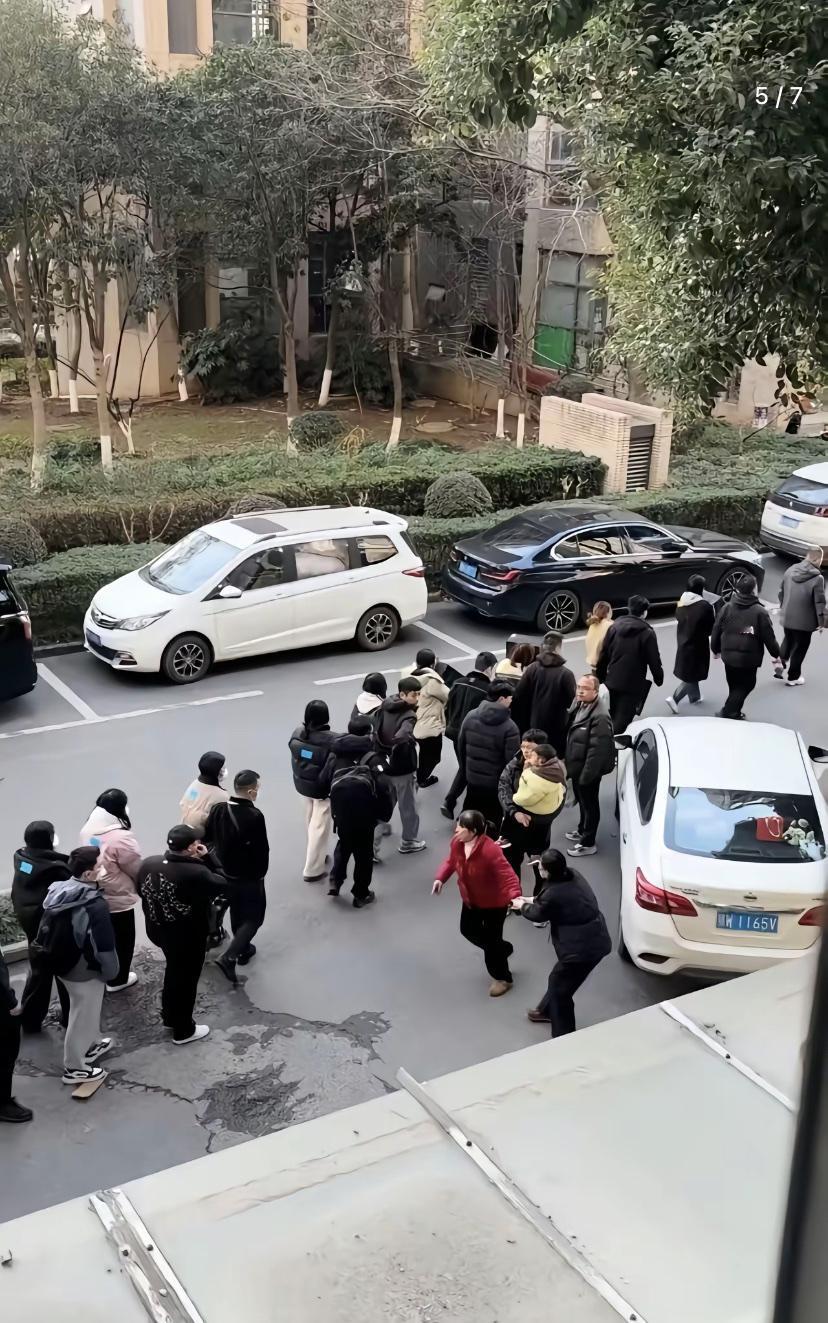 武汉光谷软件园一家打着法律咨询幌子的科技公司被端了，涉及诈骗！现在有很多公司