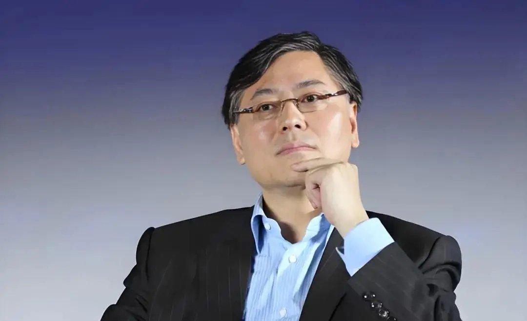 今年最开心的应该是杨元庆了，做梦都会笑醒！他的联想集团股价翻了几倍，从年初的8元