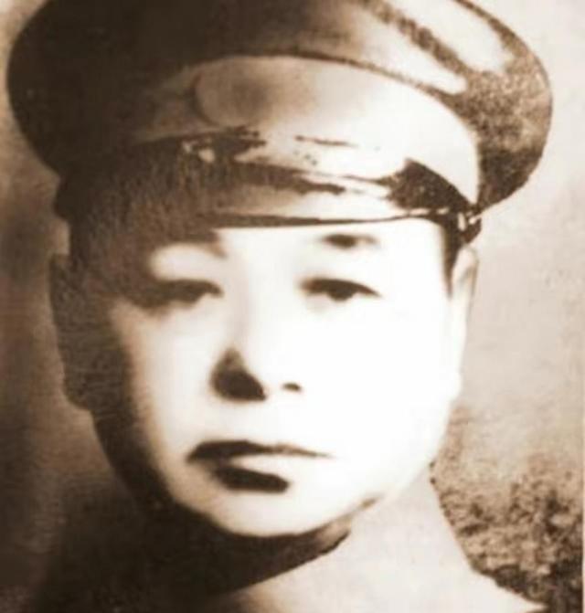 1977年，83岁的抗日名将范绍增在郑州去世，遗体遭到12个儿女的哄抢，导致无法