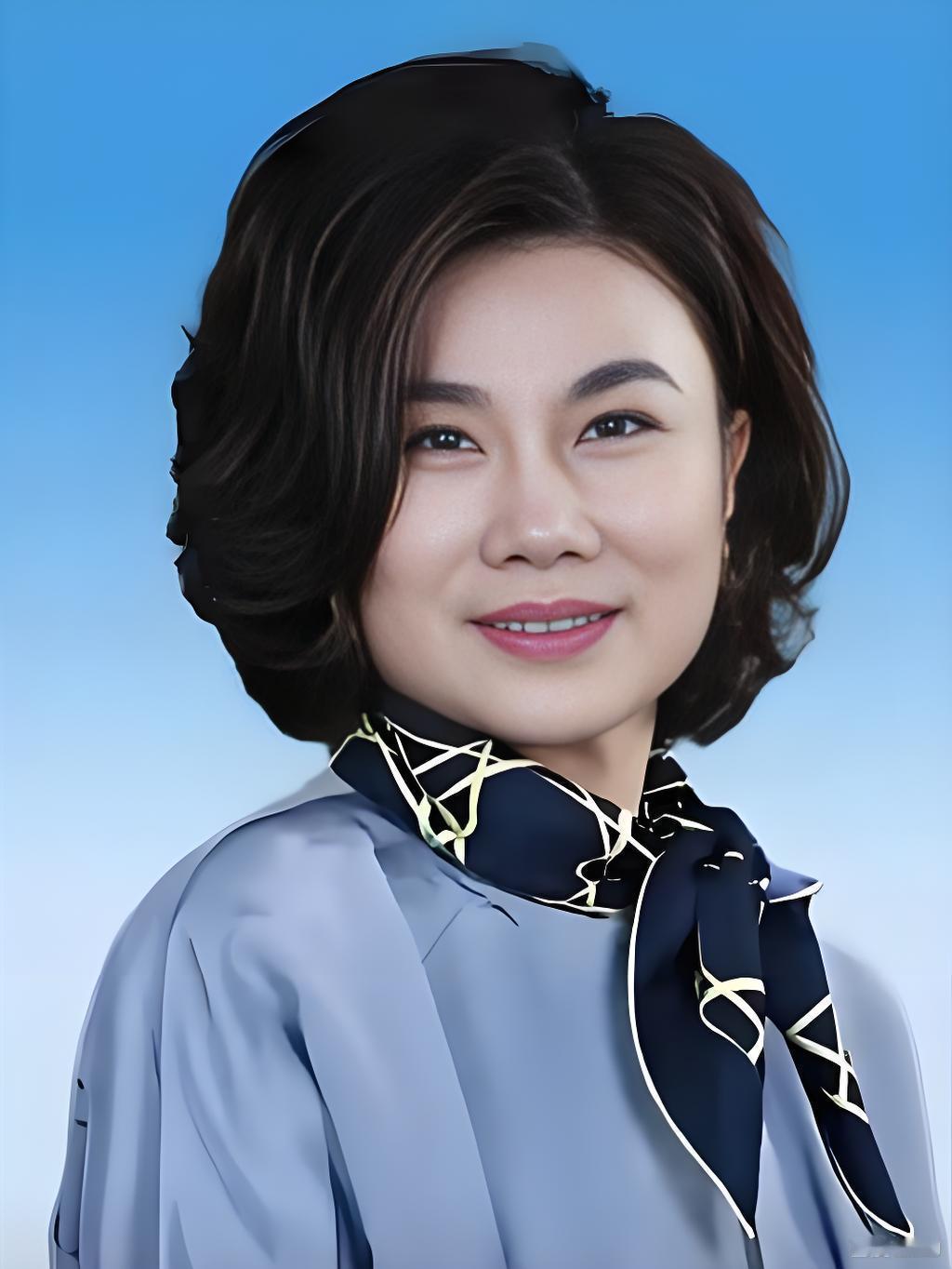 刚做了半年的职工就离职了，董明珠很是不解。她便打电话给离职的那个员工：怎么才